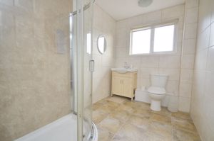 Shower room- click for photo gallery